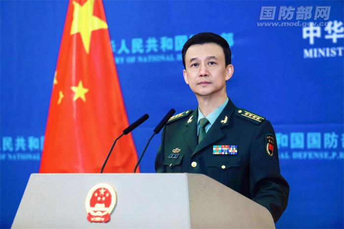 11月24日下午，國防部舉行例行記者會，國防部新聞局局長、國防部新聞發(fā)言人吳謙大校答記者問。何友文 攝