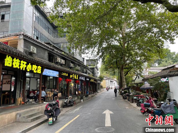 杭州鳳凰山腳路，這也是當(dāng)年南宋大臣上朝的通道 嚴(yán)格 攝