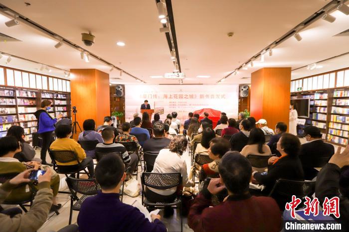圖為首發(fā)儀式現(xiàn)場?！B門外圖供圖