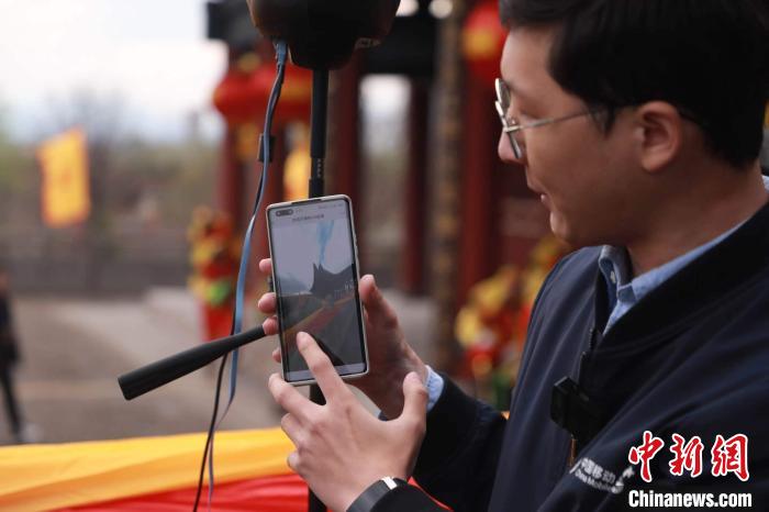“5G+VR”全景直播可對景區(qū)進(jìn)行720度實(shí)時(shí)展現(xiàn)?！∠蛏?攝